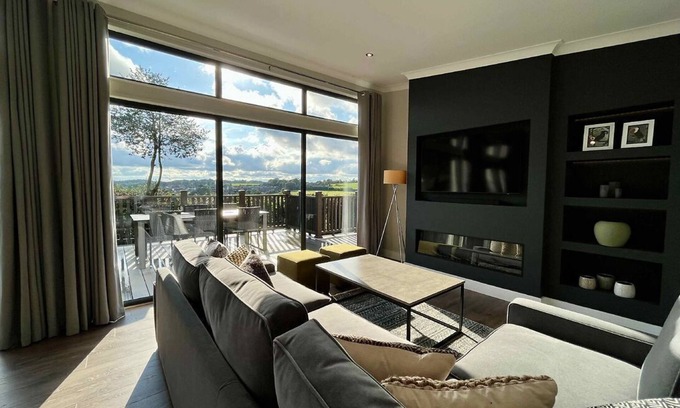 Coleford Cottage | The Avon Lodge (Pet)