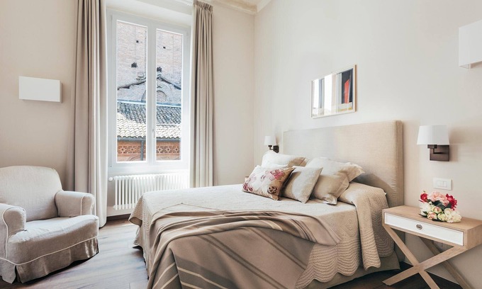 Historic Center Apartment | The Barber of Seville: A historic building that comes to life in the magic of the theatre