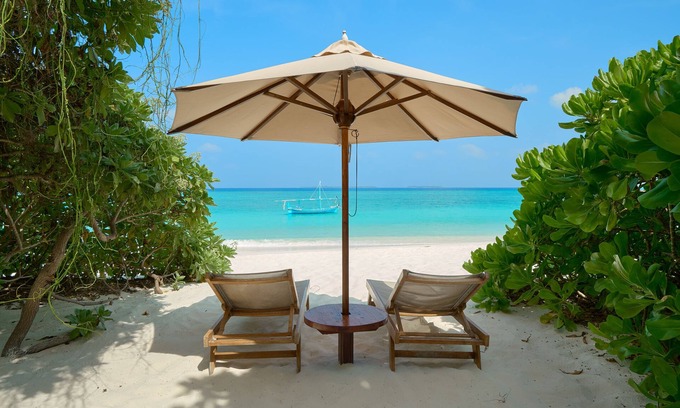 Hanimaadhoo Hotel | The Barefoot Eco Hotel