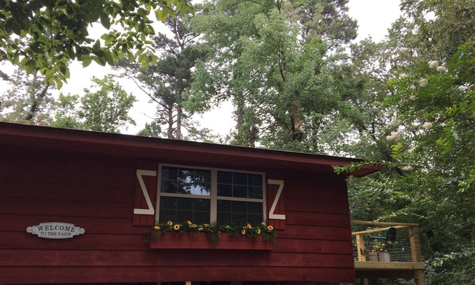 Arkadelphia House | The Barn at Meadow View