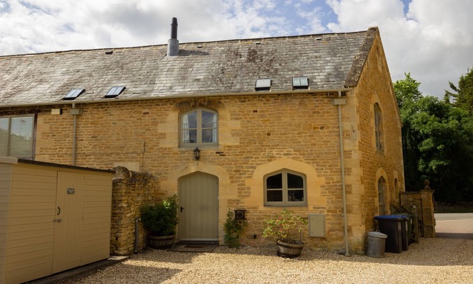 Whichford House | The Barn, Stourton