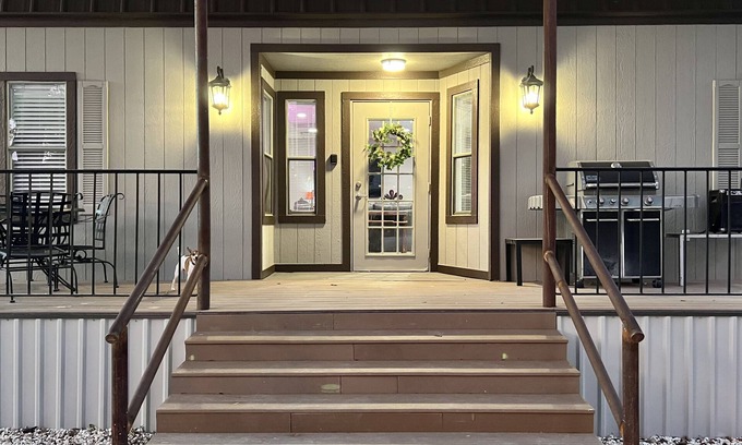Bulverde House | The Barndeaux Guest House - 3 BR/3BA, Bulverde, TX