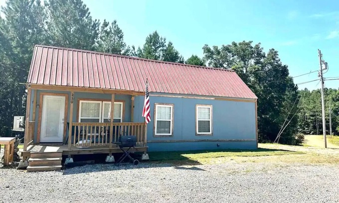 Tie Plant Cabin | The Bass Shack-2 bedroom cabin w spacious parking