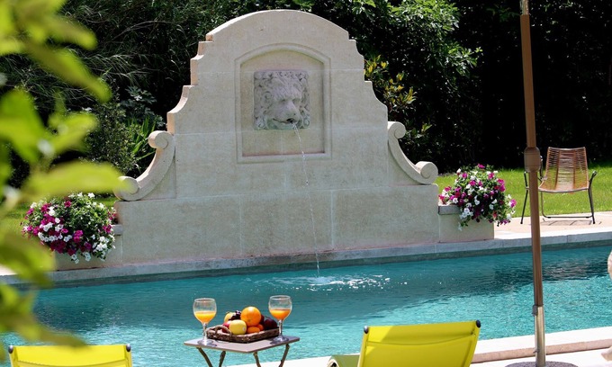Maussane House | The bastide des cyprés; The loft a cocoon of luxury for lovers in Provence