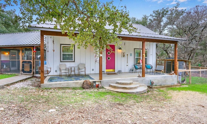 Wimberley House | The Bath House I Dog Friendly, Outdoor Tub