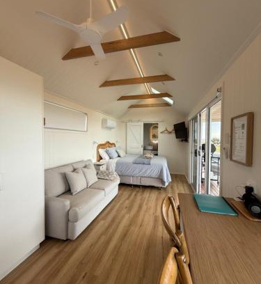 Tiatukia House | The Bay overlooking Boston Island