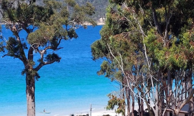 Surveyors Bay House | The Beach Box at Big Roaring Beach Tasmania