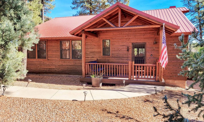 Torreon Cabin | The Bear Cub Cabin - Cardinal Landing at Torreon/w Furnished Deck & Grill!