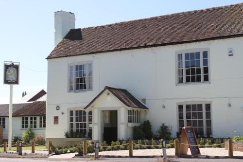 Lower Wick Bed & Breakfast | The Bell Inn