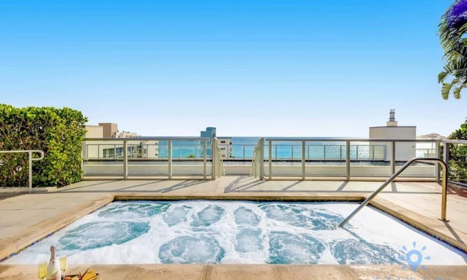 Hollywood Apartment | The Best Stay| Hot Tub & Pool|Hollywood Beach+ Gym