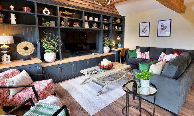 Quedgeley Cottage | The Big Barn