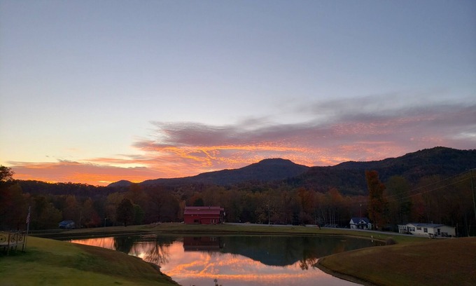 Ashley Oaks House | The Big Red Barn Unit # 7-Direct Access-150 yards to G-23
