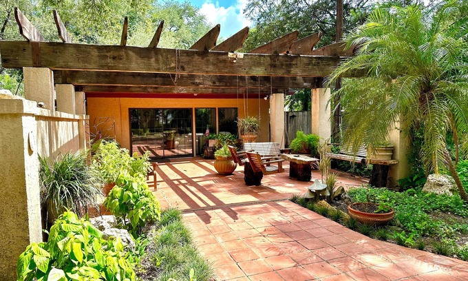 Monte Alto House | The Birdhouse on the Rio - A South Texas Retreat for Nature Lovers & Families!