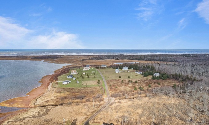 Blooming Point House | The Blooming Point Beach House