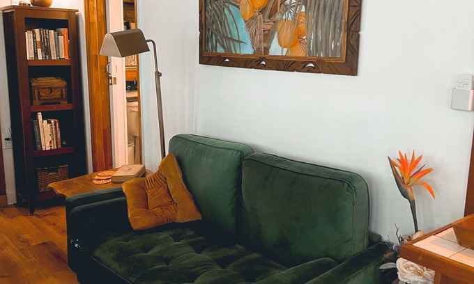 Cross Creek Cottage | The Blue Heron Hideaway- 2-bedroom cottage in lovely Cross Creek, FL,