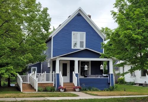 Traverse City House | The Blue House on Front Downtown Traverse City
