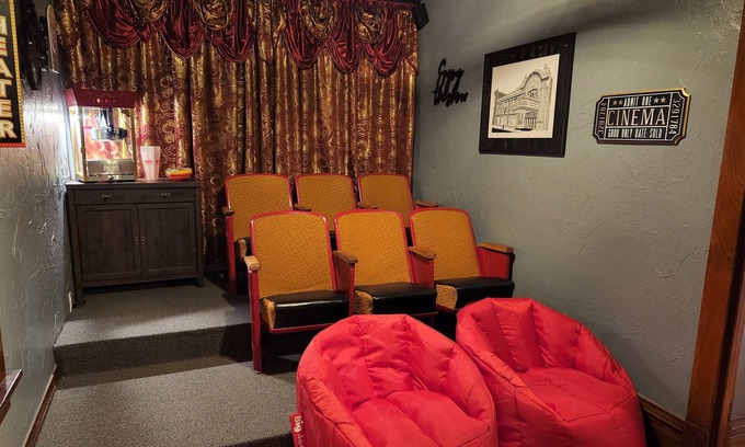 Baraboo House | The Bluebell Manor - Home theater- Walk to Downtown