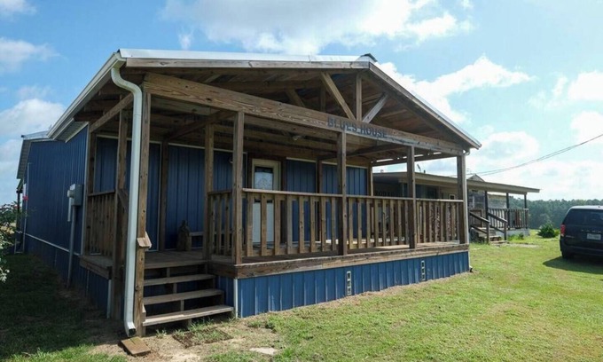 Minden Cabin | The Blues House @ Yellow Rose Canyon