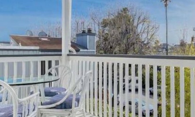 Westside Santa Cruz Condo | The Boardwalk Haven - Santa Cruz, CA
