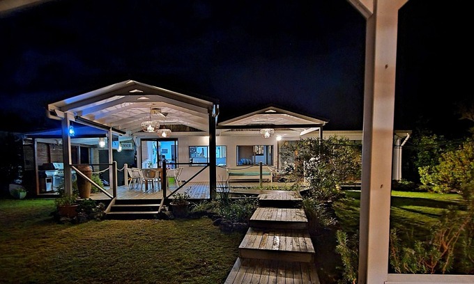 Lake Conjola House | The Boardwalk - tranquil setting by the water