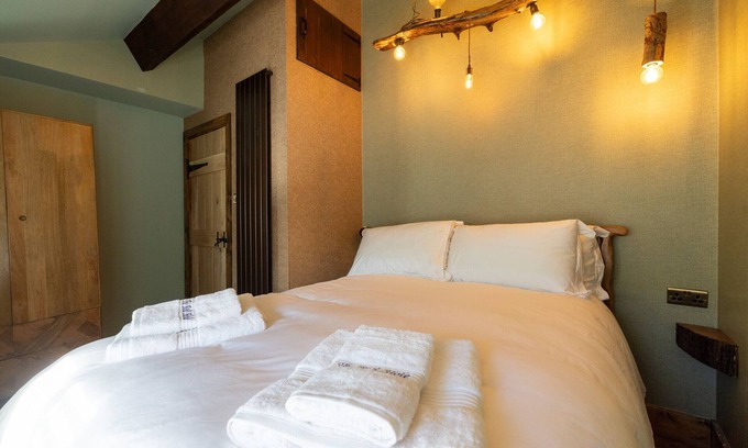 Morecambe Cottage | The Bolt Hole - Blending Original features & Modern luxury, 1 minute to beach
