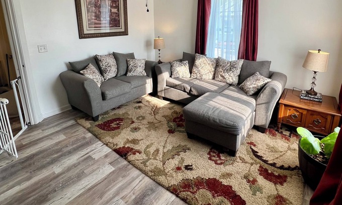 Tuscaloosa House | The Boulevard! 3-bedroom 2 bath house. 10 minutes from campus!