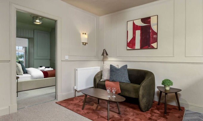 Tillicoultry Apartment | The Braveheart Suite by The Wallace Monument