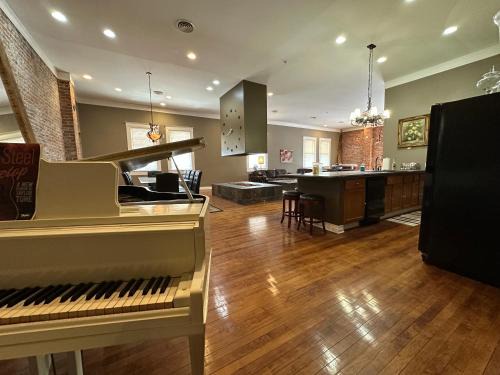 Kokomo Apartment | The Brick-Road Penthouse