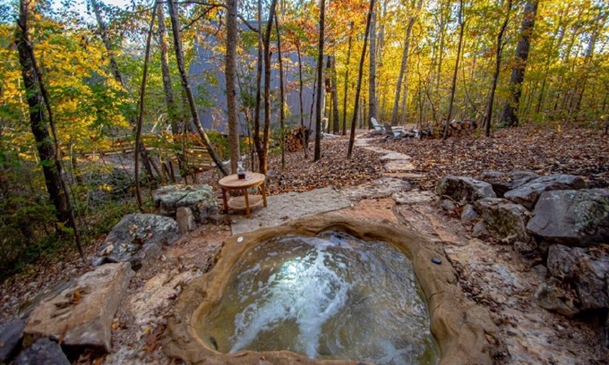 Saint Joe Ski Chalet | The Bridge House Rock Hot Tub Buffalo River