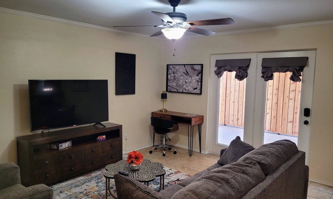 Ozona House | The Butterfly-A Contemporary Hideawayn
