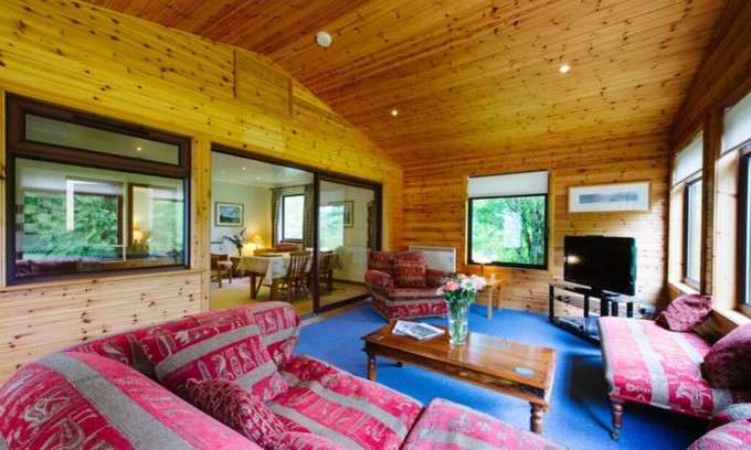 Crianlarich Ski Chalet | The Buzzard Lodge, 2 bedroom, sleeps up to 4