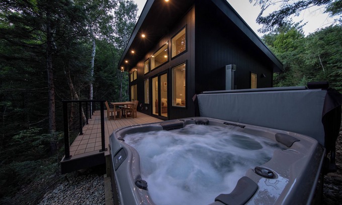 Sunday River Area Cabin | The Cabin at Bear River, Hot tub, River Access, Firepit, Fireplace