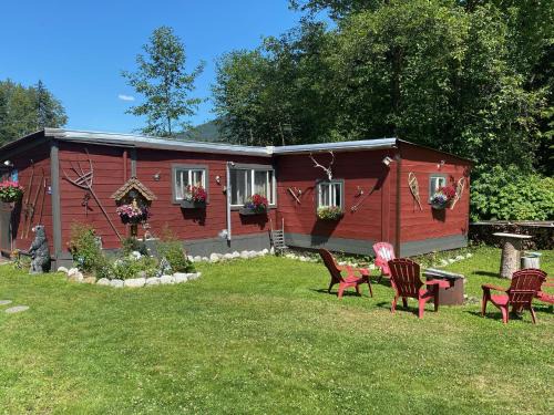 Stewart Ski Chalet | The Cabin