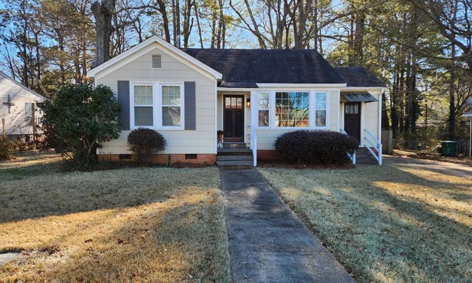 Tupelo Cottage | The Callaway Cottage- HOME AWAY FROM HOME!