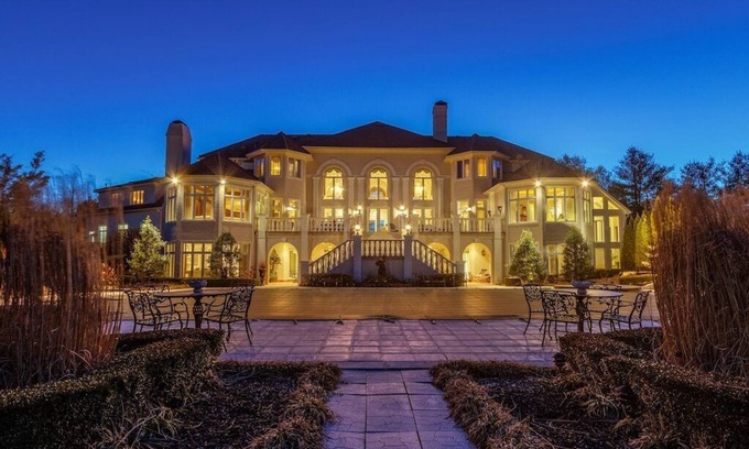 Frankfort House | The Capital at Elkhorn Creek : Bourbon Country's Premiere Luxury Estate