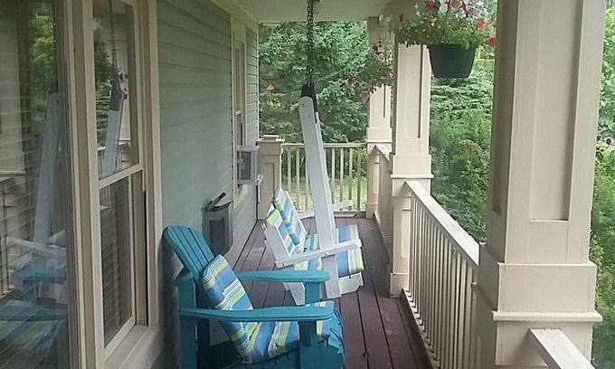 Grand Falls - Windsor Bed & Breakfast | The Carriage House Inn