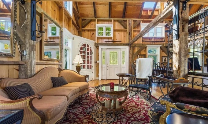Hancock Apartment | The Carriage House! S