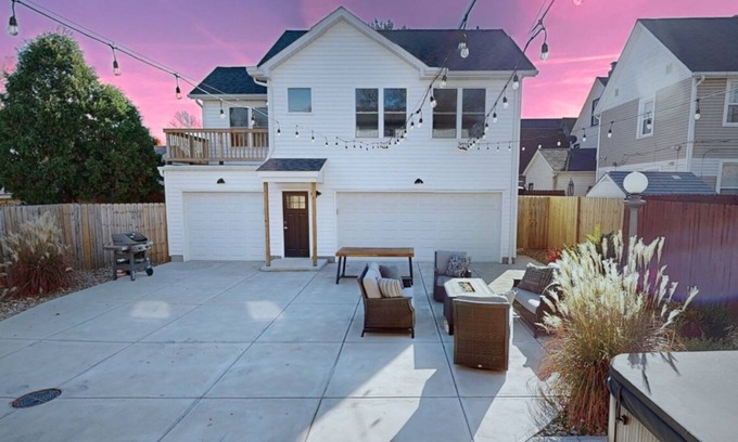 Ohio City Apartment | The Carriage House | Walkable To West 25th
