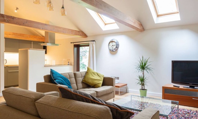 Eye Apartment | The Cart Lodge at Grove Barn