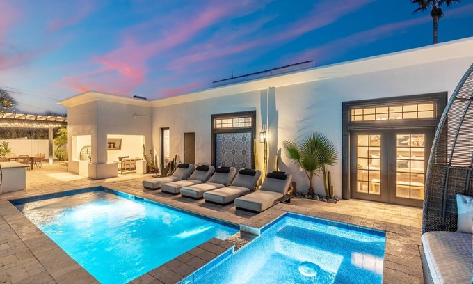 Camelback Park Estates House | The Casa Del Sol Experience - Old Town Villa