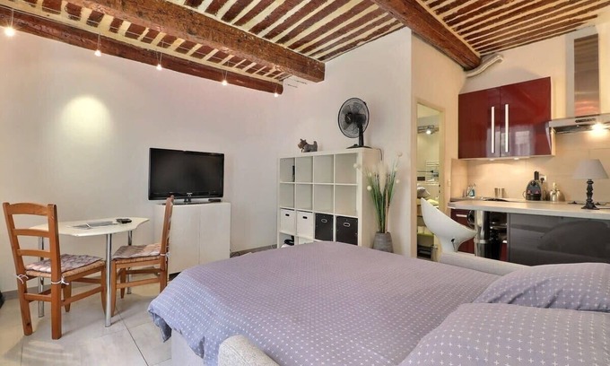 Cassis Apartment | The Cassidaine getaway, hyper center studio