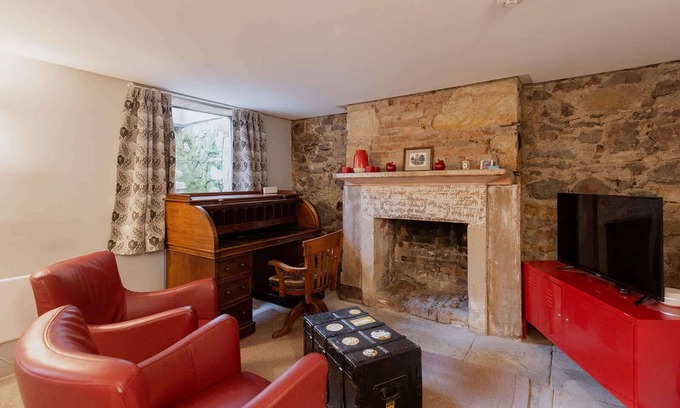 Hobart Central Business District Apartment | The Cellar Summary: T