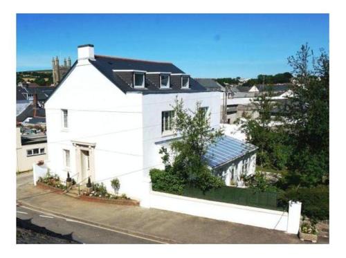 Callington House | The Chantry