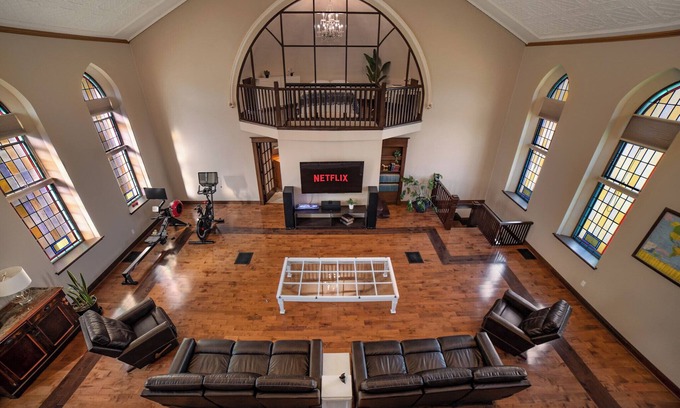 Morris-Turnberry House | The Chapel Retreat Su