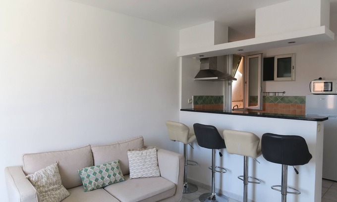 Martigues Apartment | The Charm of Provençal Venice
