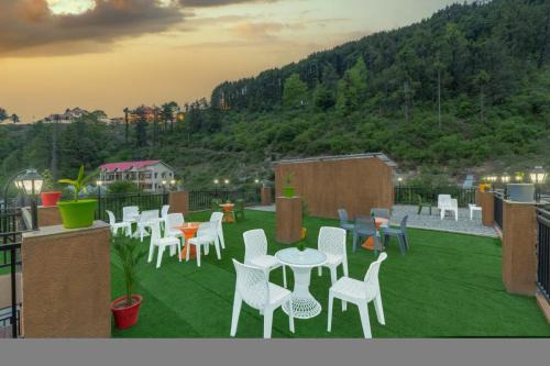Fagu Hotel | The Charvi Retreat Kufri I Vacations I Conference I MICE I Family Events I Open Air Terrace I Sky Bonfire I Wooden Rooms With Pvt Balconies I Kufri by Exotic Stays