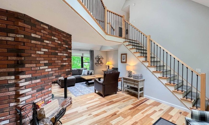 Birch Hill House | The Check Inn | Close to Hiking, Rivers, Storyland
