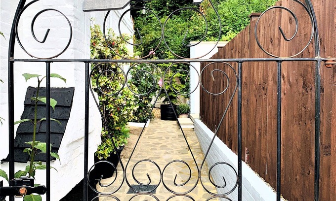 Amersham Bed & Breakfast | The Chequers Inn
