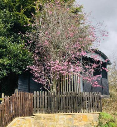 Sibford Gower House | The Cherry Tree Gypsy Wagon