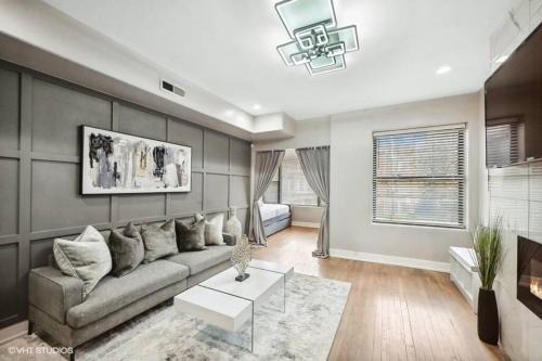 South Shore Apartment | The Chic Urban Oasis Near the Lake!